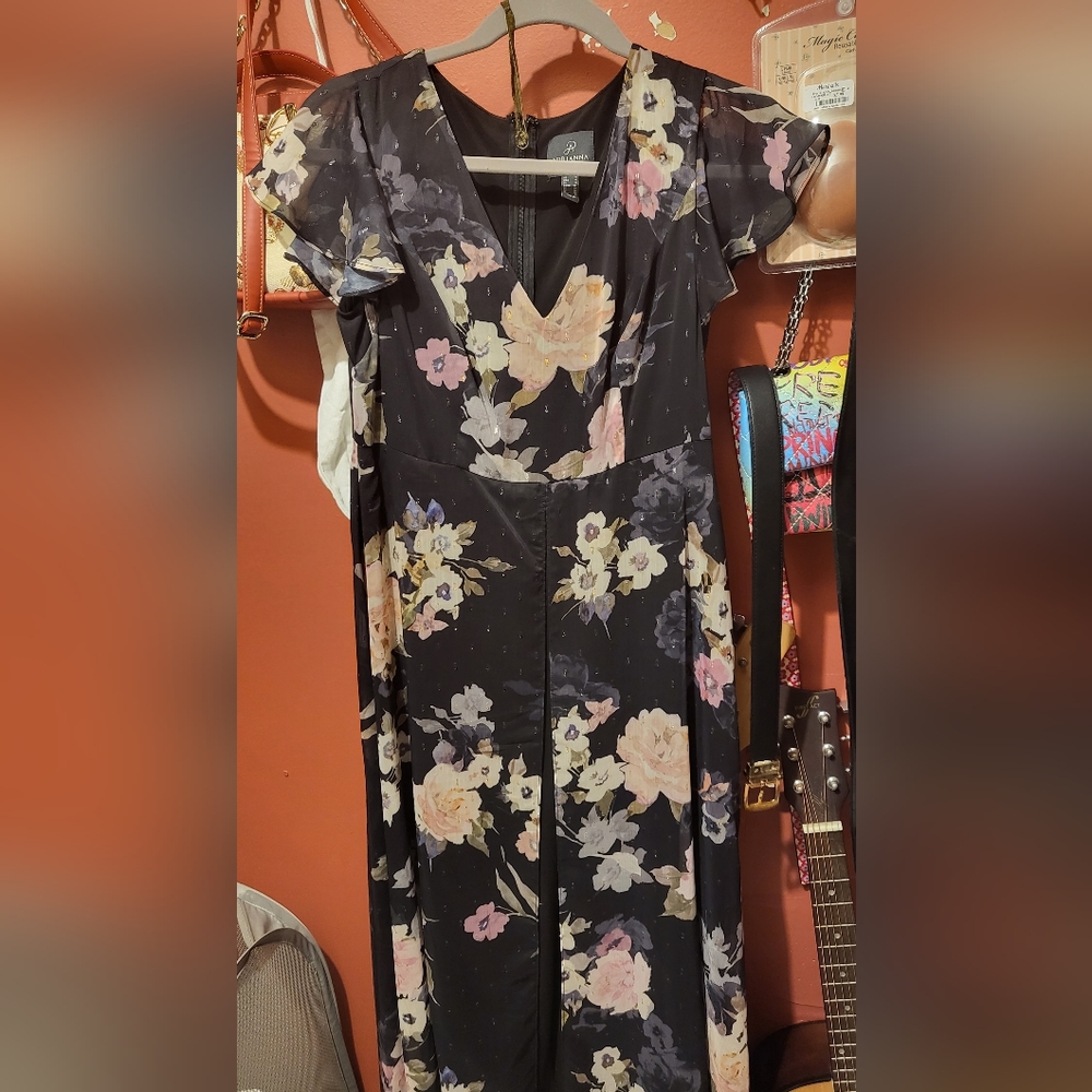 Cute short sleeved black floral jumpsuit